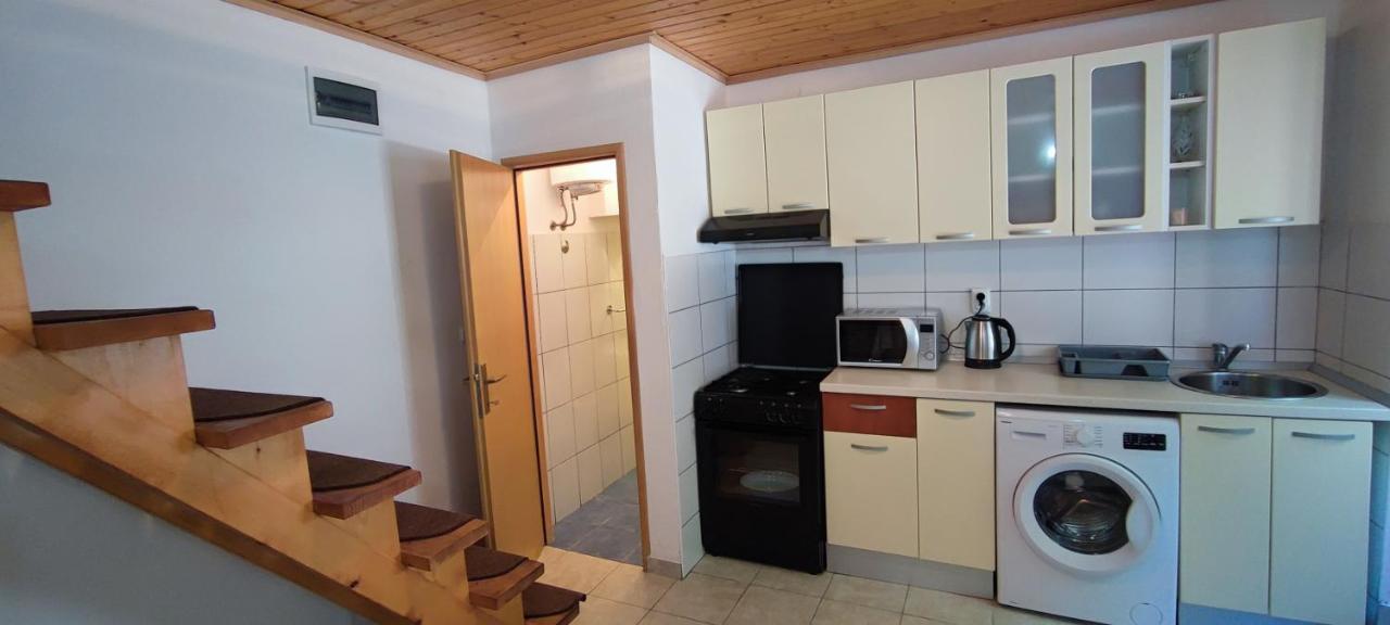 Studio Apartman Kastel Kambelovac Kastela Exterior photo